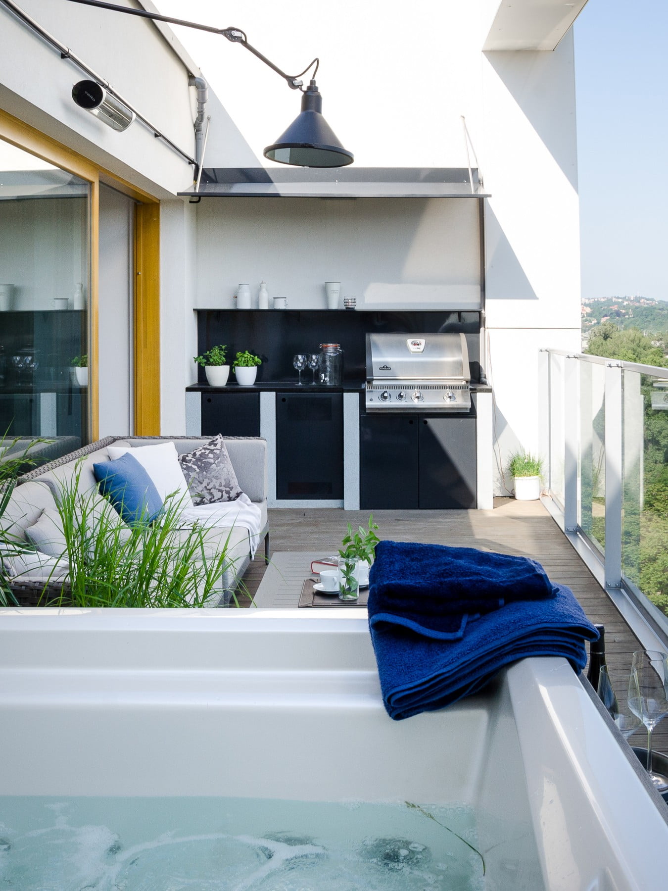 Bucătărie în aer liber pe terasă