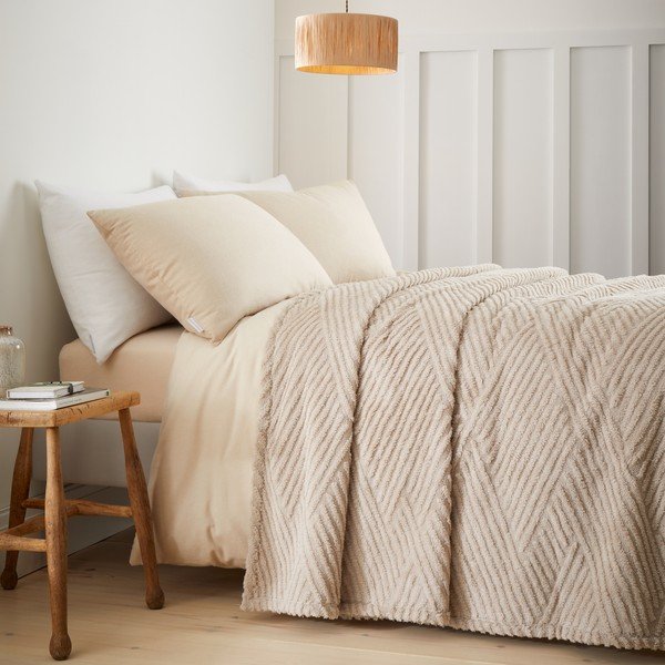 Cuvertură în culoare naturală 230x220 cm Heat Buddy Super Thermal – Catherine Lansfield-image-1
