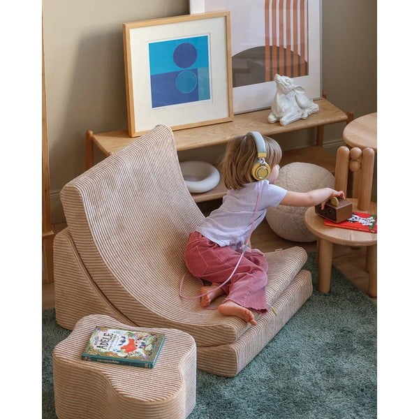 Fotoliu de copii maro deschis cu tapițerie din catifea reiată Moon – Wigiwama-image-4