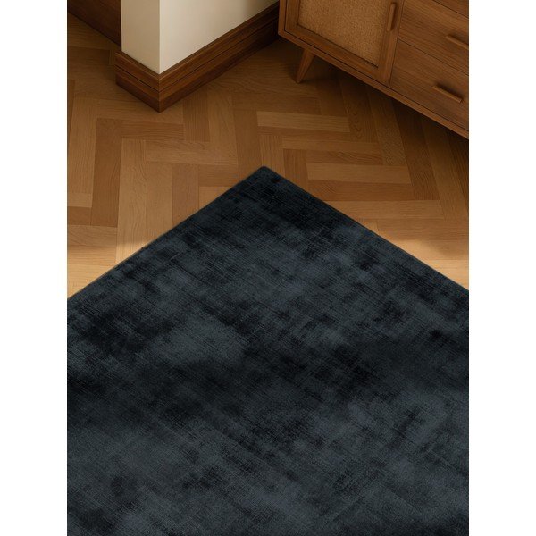Covor negru țesut manual din viscoză 80x150 cm Noemi – Vikosa-image-3