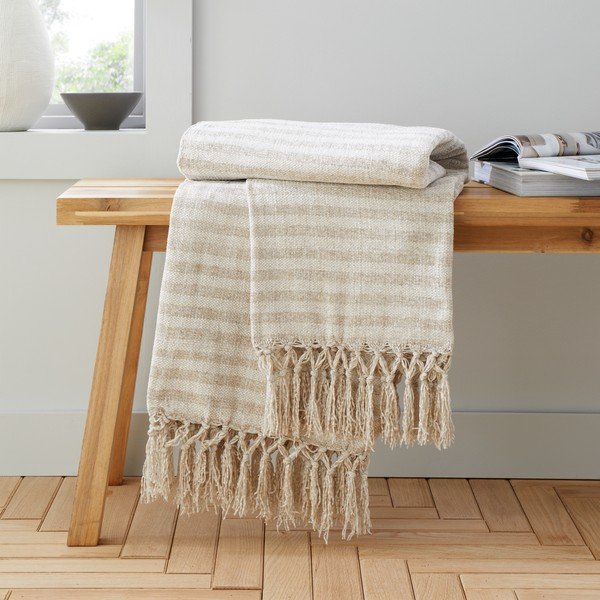 Pătură bej din catifea 130x170 cm Stripe Chenille – Catherine Lansfield
