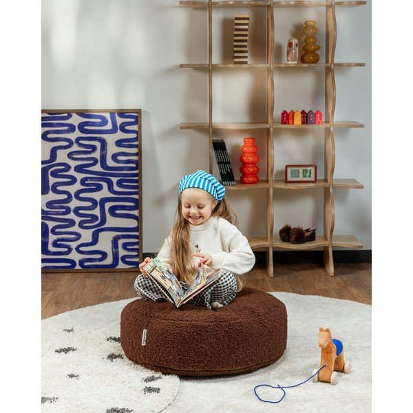 Puf pentru copii maro închis cu tapițerie din țesătură bouclé Warm Hazel – Wigiwama-image-2
