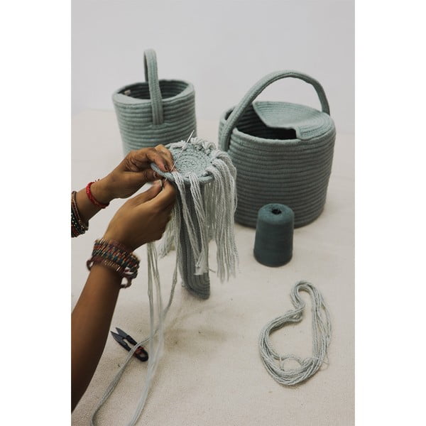 Coș de jucării pentru copii verde salvie din material textil 51x26x38 cm Water Can – Lorena Canals-image-3