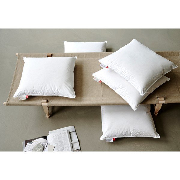 Pernă cu umplutură de pene 70x80 cm Jack the Dullard – Ringsted Dun-image-1