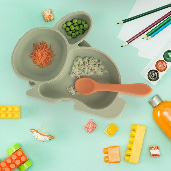 Farfurie pentru copii verde salvie din silicon 18x23 cm Bunny – Orion-image-1