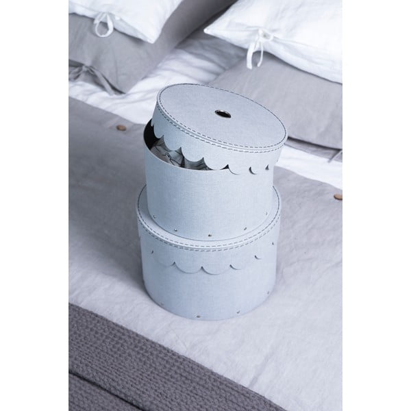 Cutii de depozitare gri-deschis 2 buc. din carton cu capac ø 26x17,5 cm Wilma – Bigso Box of Sweden-image-1