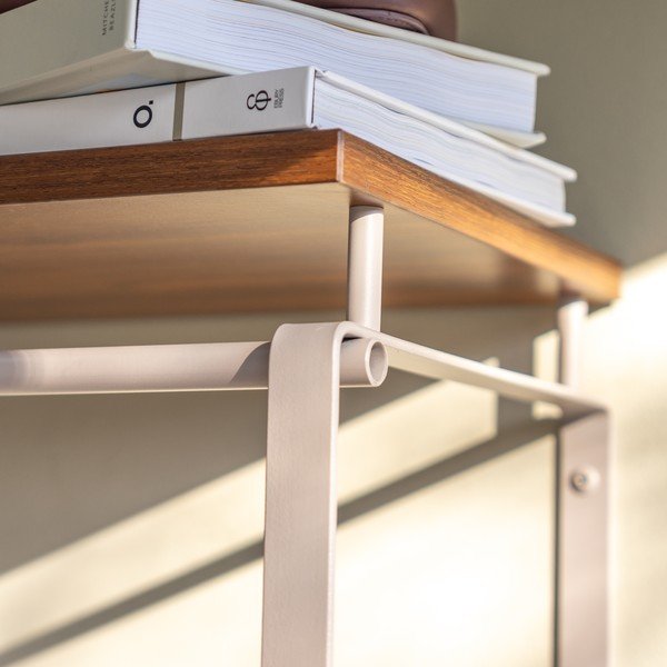 Cuier de perete în culoare naturală/taupe cu raft din oțel 70 cm Rex – Spinder Design-image-2