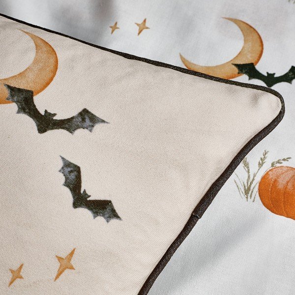 Pernă decorativă 45x45 cm cu model de Halloween Halloween Highland Cow – Catherine Lansfield-image-2