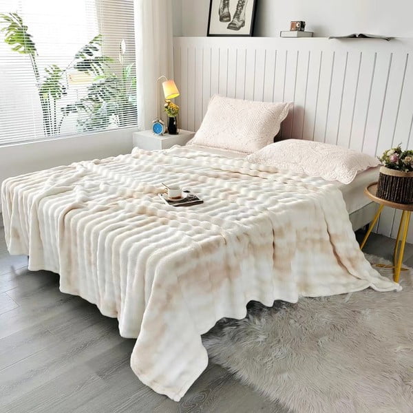 Cuvertură crem din micropluș/cocolino 150x200 cm Victory – My House