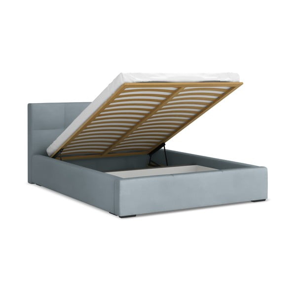 Pat matrimonial albastru deschis tapițat din catifea cu spațiu de depozitare cu somieră 140x200 cm Hiko – Makamii-image-1