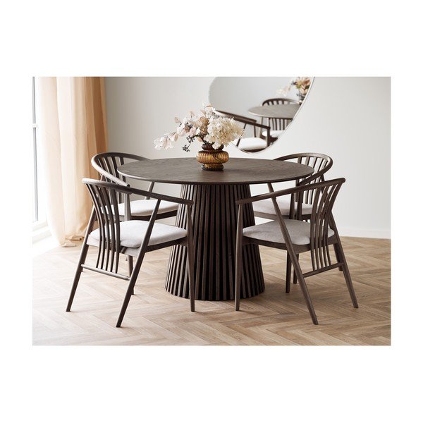 Scaun de dining maro închis cu cotiere din lemn de stejar Agustin – House Nordic-image-3