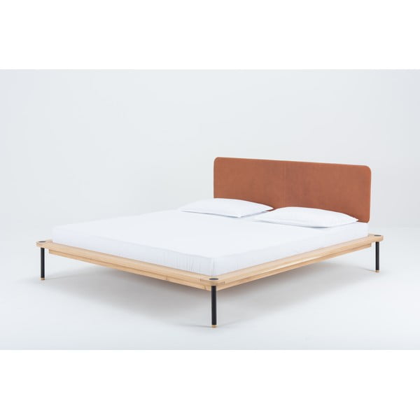 Pat matrimonial maro/în culoare naturală din lemn masiv de stejar cu somieră 160x200 cm Fina – Gazzda-image-4