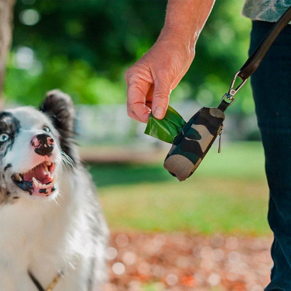 Dispenser pungi pentru excremente canine Camo Green – P.L.A.Y.-image-1