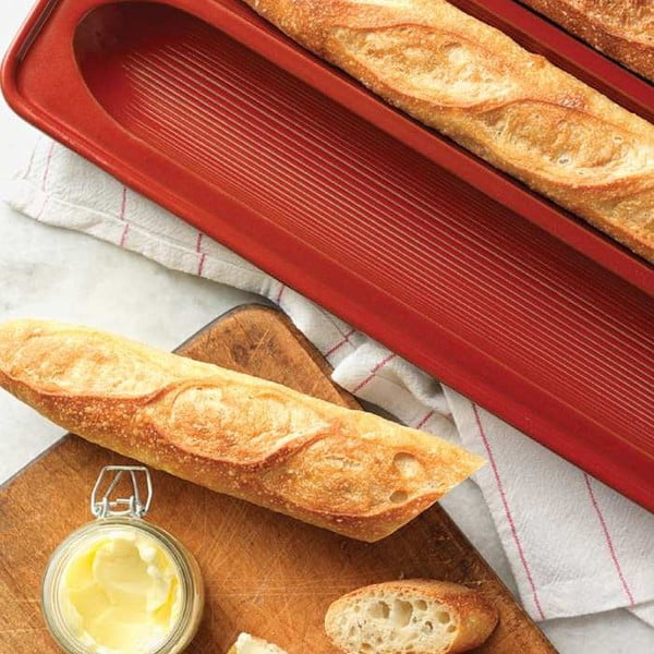 Formă din ceramică pentru copt baghete Emile Henry, roșu-image-1
