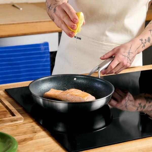 Tigaie cu suprafață antiaderentă din oțel inoxidabil ø 26 cm Lucca 3.0 – FABINI-image-1