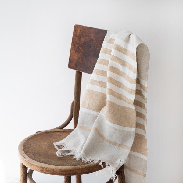Prosop de plajă bej din in 85x140 cm Allure Stripe – Linen Tales