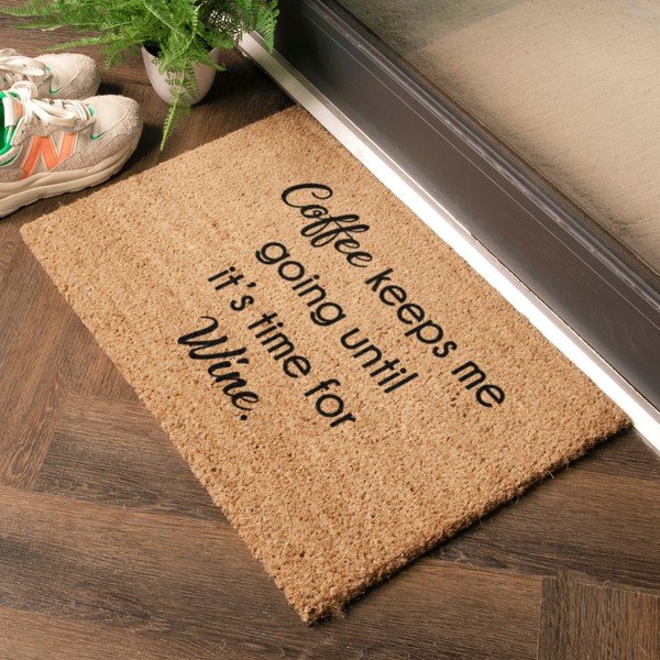 Covoraș de intrare din fibre de nucă de cocos 40x60 cm Coffee Keeps Me Going – Artsy Doormats-image-1
