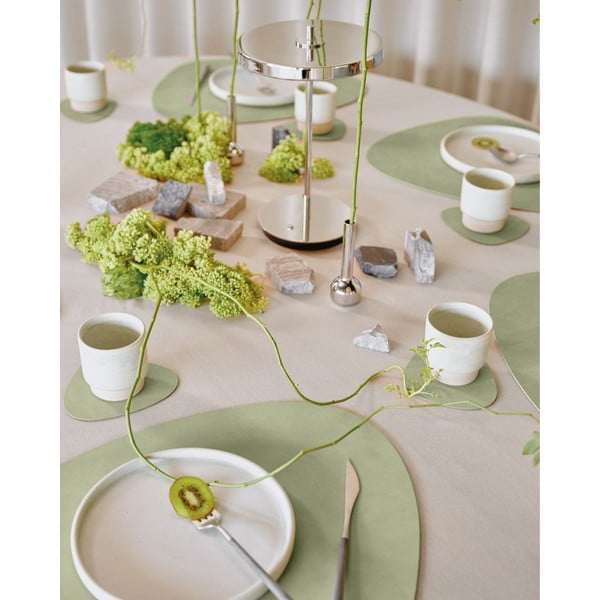 Suport pentru farfurii din piele ecologică 37x44 cm Curve L Nupo – LIND DNA-image-1