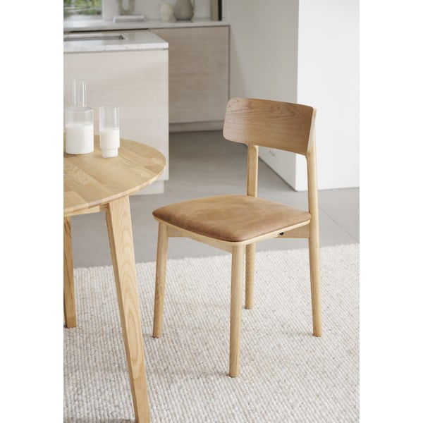 Scaune de dining maro coniac/natural  2 buc. din imitație de piele Wolcott – Rowico-image-1