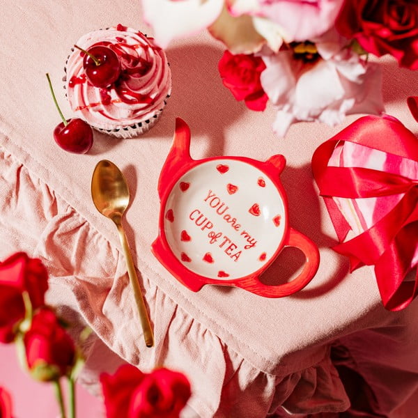 Tăviță pentru pliculețe de ceai roșie/albă din ceramică You are My Cup of Tea – Sass & Belle-image-2