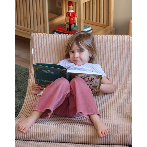 Fotoliu de copii maro deschis cu tapițerie din catifea reiată Moon – Wigiwama-image-3