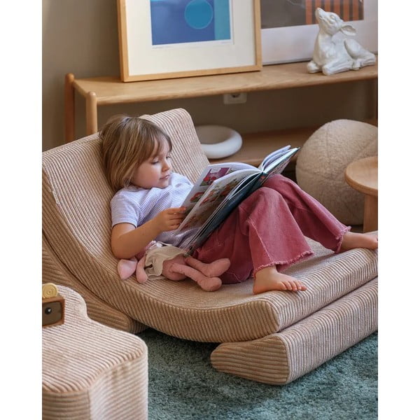 Fotoliu de copii maro deschis cu tapițerie din catifea reiată Moon – Wigiwama-image-1