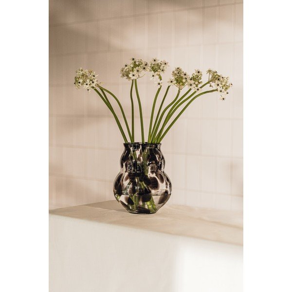 Vază maro închis din sticlă lucrată manual (înălțime 22 cm) Dam – noo.ma-image-1