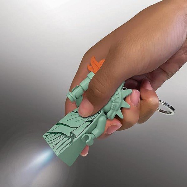 Breloc cu lanternă verde Statue of Liberty – LEGO®-image-1