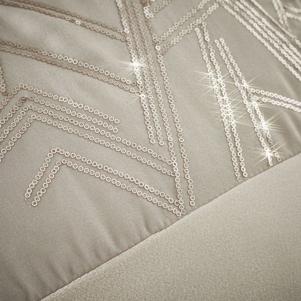 Cuvertură bej matlasată din catifea pentru pat dublu 220x230 cm Sparkle – Catherine Lansfield-image-1