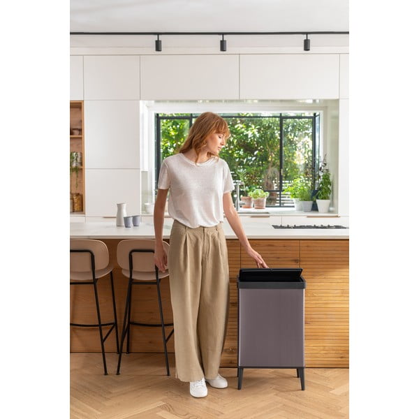 Coș de gunoi roz cu senzori de atingere din plastic reciclat 54 l Verto High – Curver-image-1