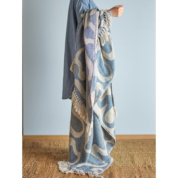 Pătură albastră/bej din bumbac reciclat 130x160 cm Salobre – Bloomingville-image-1