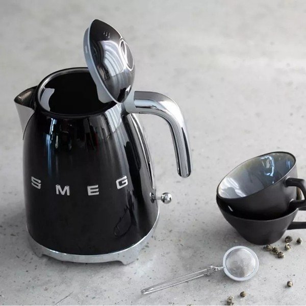 Ceainic electric negru din oțel inoxidabil 1,7 l Retro Style – SMEG-image-1
