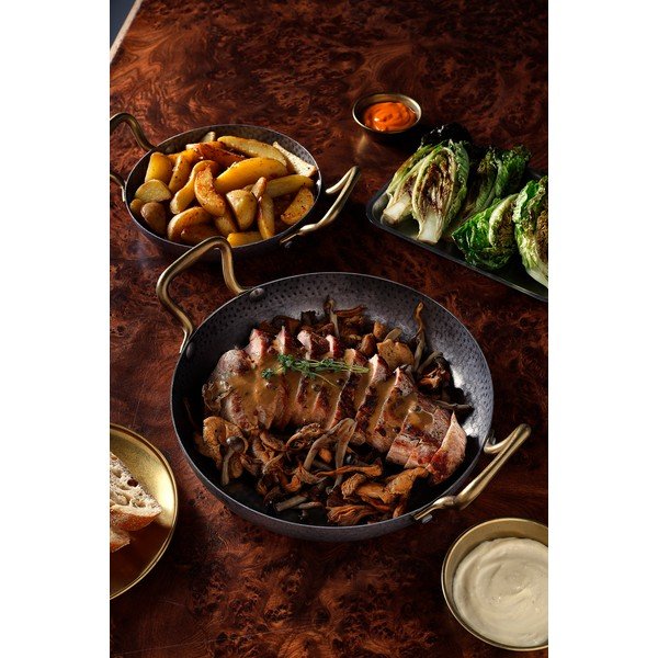 Farfurie argintie pentru servire din metal ø 24 cm Serve – BonBistro-image-1