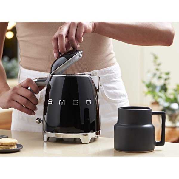 Ceainic electric negru din oțel inoxidabil 800 ml Retro Style – SMEG-image-1