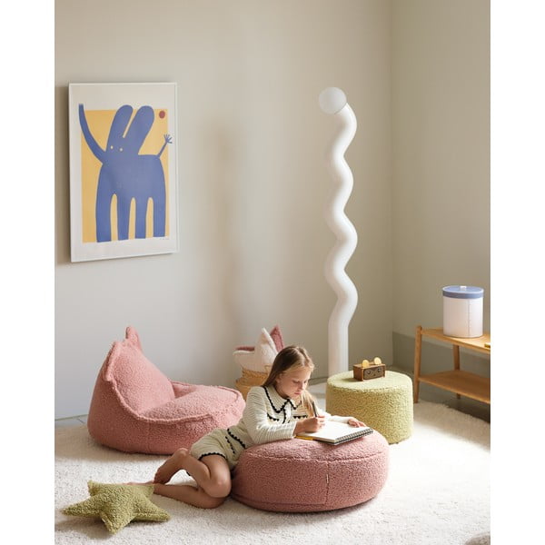 Fotoliu puf pentru copii roz cu tapițerie din țesătură bouclé Bear – Wigiwama-image-4