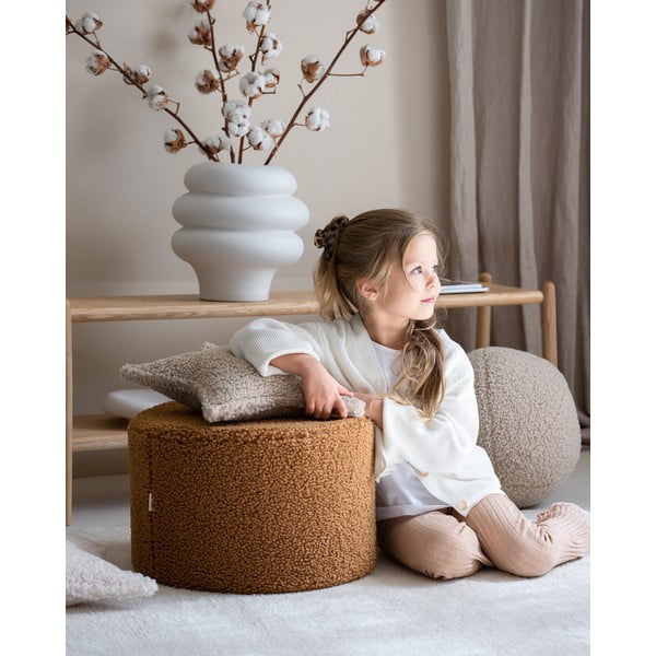 Puf de copii maro cu tapițerie din țesătură bouclé – Wigiwama-image-1