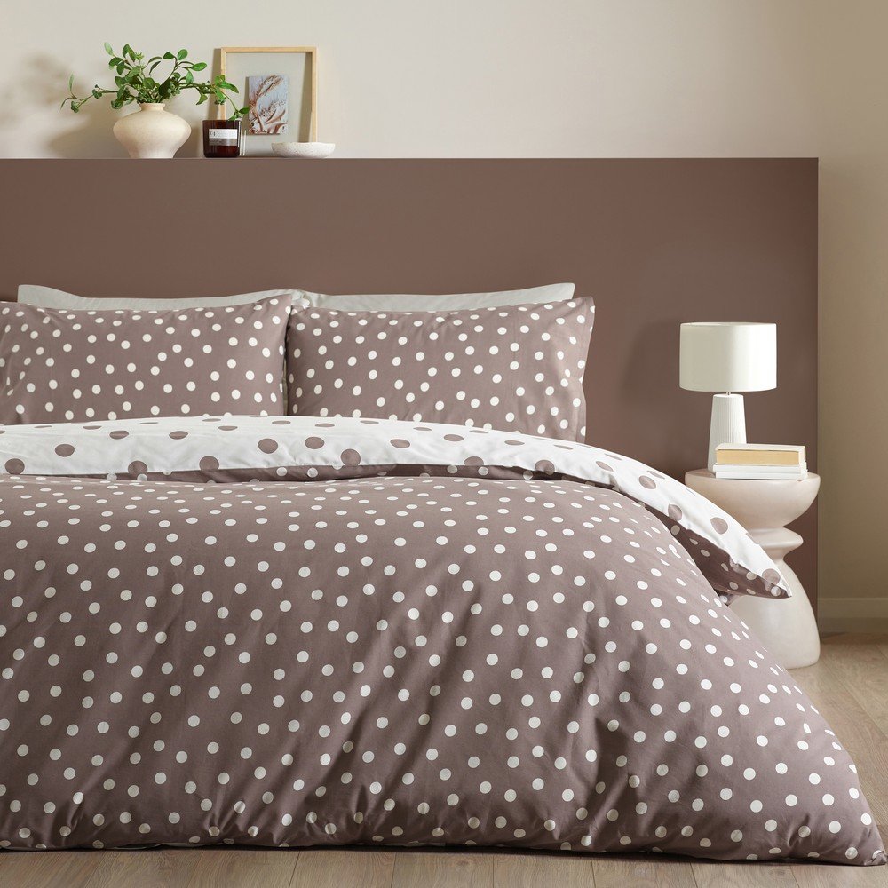 Lenjerie de pat albă/maro închis pentru pat dublu 200x200 cm Polka Dot – Catherine Lansfield