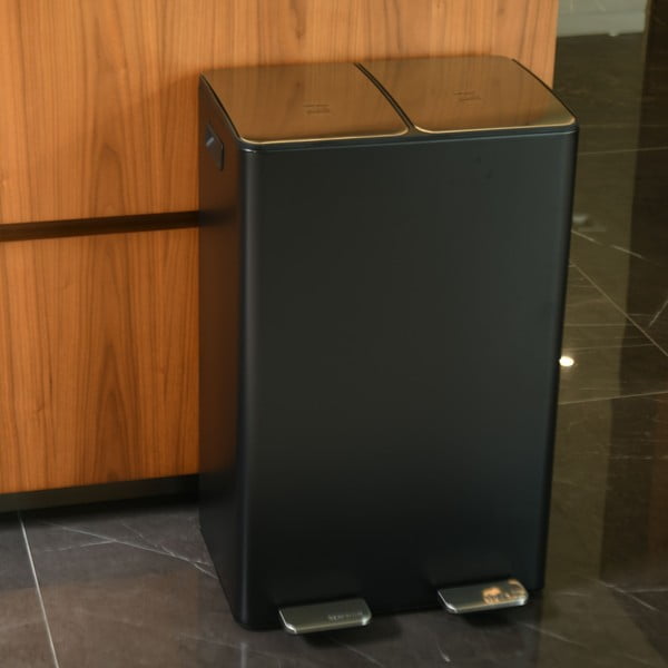 Coș de gunoi gri închis pentru reciclare/cu pedală 2x30 l din oțel   Aliya – Spirella-image-2