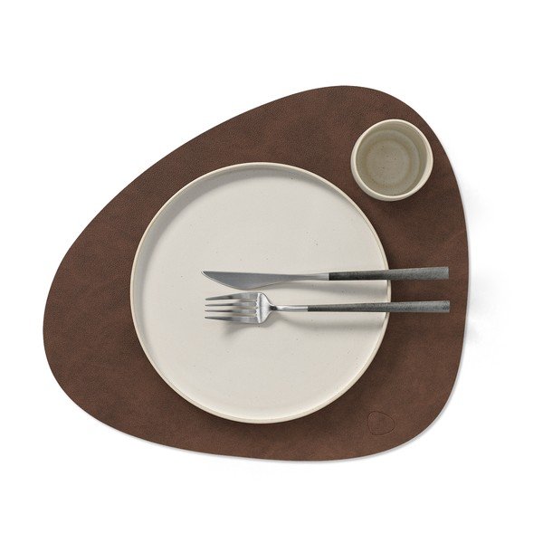 Suport pentru farfurii din piele ecologică 37x44 cm Curve L Nupo – LIND DNA-image-1