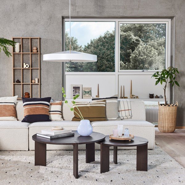 Măsuță de cafea în culoare naturală închisă rotundă din lemn de frasin ø 65 cm Oy – OYOY Living Design-image-2