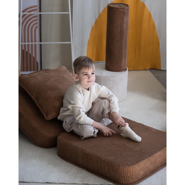 Fotoliu de copii maro cu tapițerie din catifea reiată Flip – Wigiwama-image-1