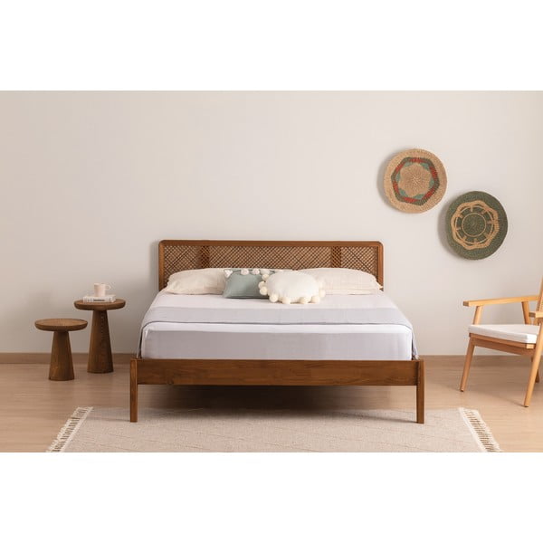 Pat matrimonial în culoare naturală/maro închis din lemn de molid cu somieră 180x200 cm Izabelya – Kalune Design-image-2