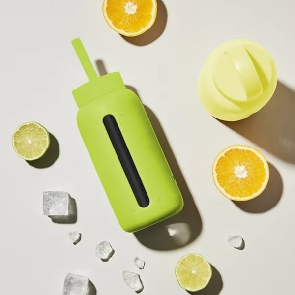 Pai de băut cu perie de curățare/cu capac inclus din silicon Electric Lime – Muuki-image-1