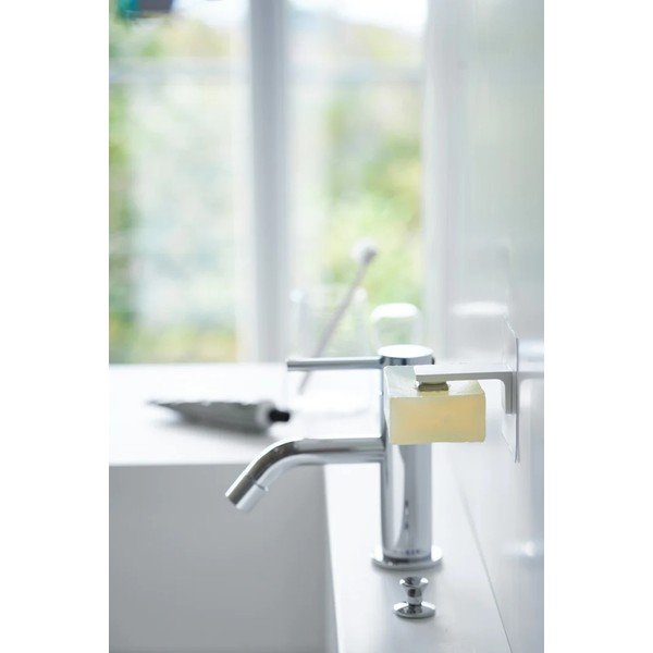 Săpunieră magnetică albă autoadezivă din plastic Film Hook – YAMAZAKI-image-1