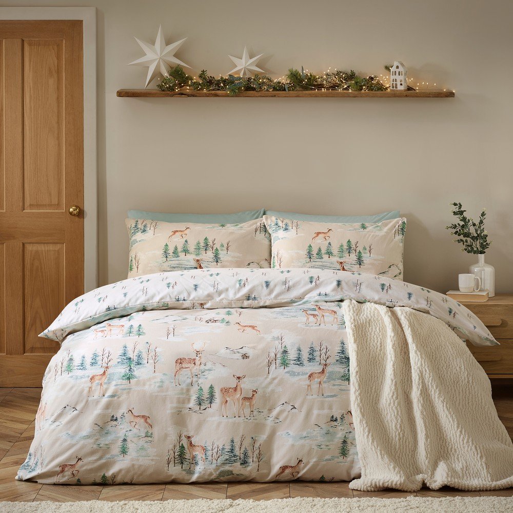 Lenjerie de pat in culoare naturala din flanela pentru pat de o persoana 135x200 cm Brushed Christmas Deer – Catherine Lansfield
