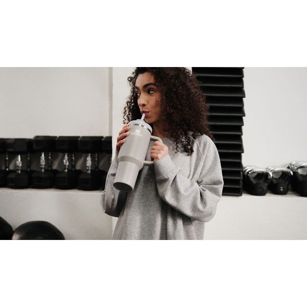 Termos gri deschis cu pai din oțel inoxidabil 890 ml Quencher H2.O FlowState™ Tumbler Ash – Stanley-image-4