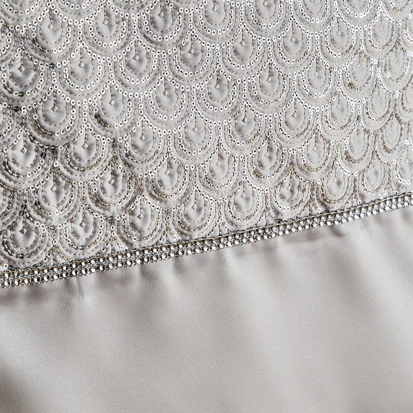 Napron de masă din microsatin 32x220 cm Deco Sequin – Catherine Lansfield-image-1