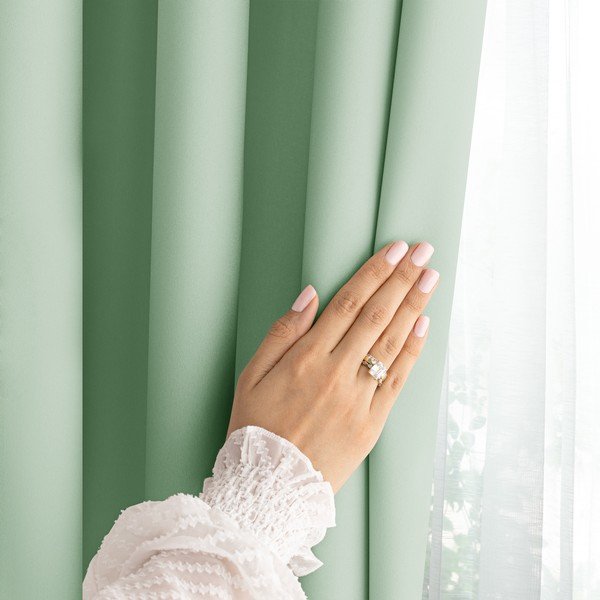 Draperie verde-mentă dimout (semi-opacă) 140x250 cm Carli – Restilo-image-3