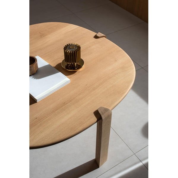 Măsuță de cafea în culoare naturală rotundă din lemn de stejar ø 100 cm Kulin – Gazzda-image-1