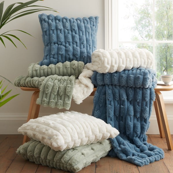 Pernă decorativă din micropluș/cocolino 50x50 cm Carved Fur – Bianca-image-4